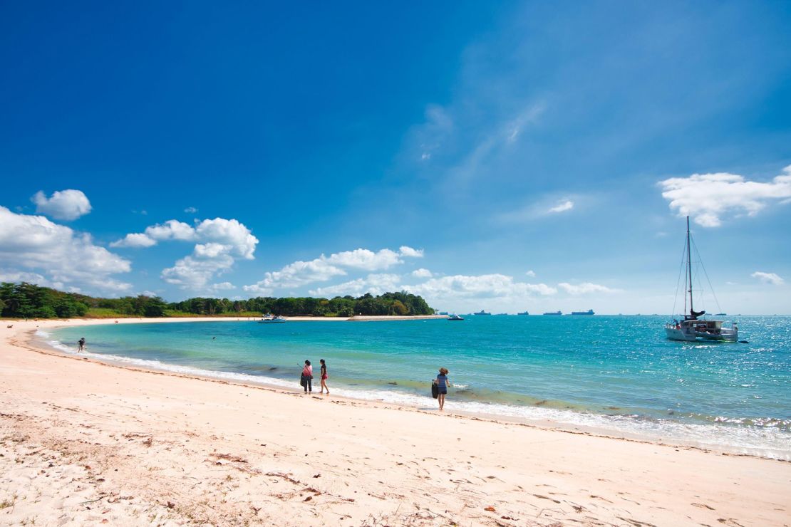 2BKA3PA A scenic sea view and beach at St John island, the largest of the southern islands in Singapore.

David ChiaFF / Alamy Stock Photo/https://www.alamy.com/Alamy Stock Photo