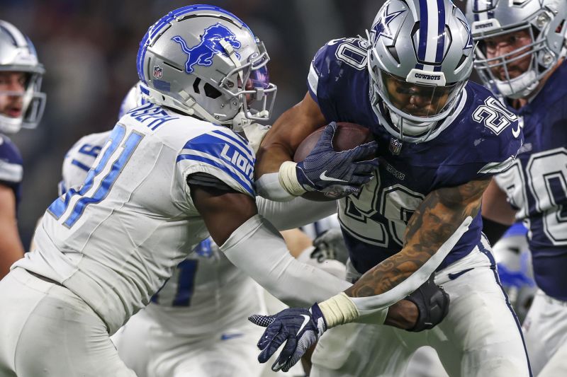 NFL: Dallas Cowboys survive late controversy to take narrow