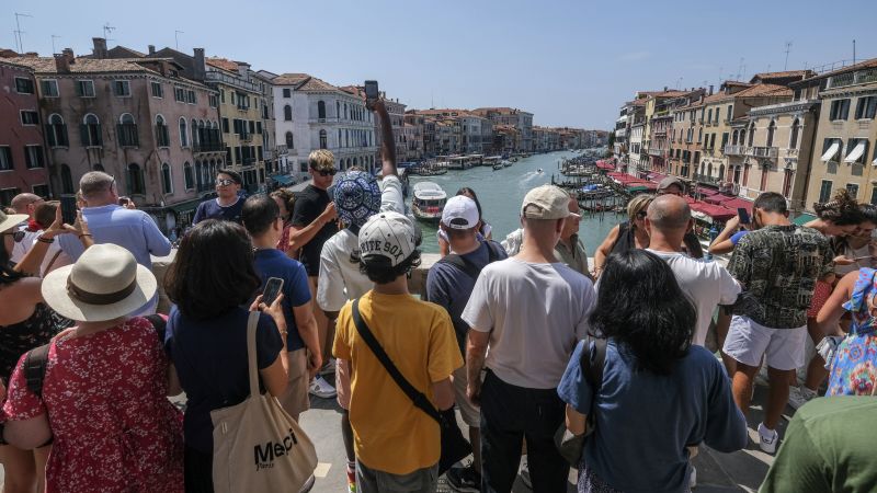 Venedig verbietet Redner, Stopps auf Brücken und Reisegruppen mit mehr als 25 Personen