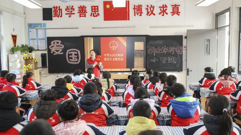 В един весел декемврийски ден ученици от прогимназията във Фуджоу