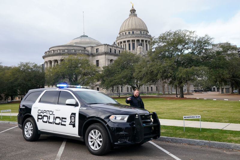 Multiple State Capitols Evacuated Due To Mass-emailed Bomb Threats | CNN