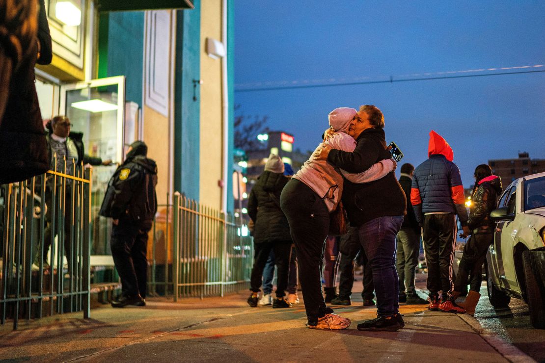 Members of the community arrive at the Masjid Muhammad-Newark mosque following the shooting of Imam Hassan Sharif in Newark, New Jersey, U.S., January 3, 2024. REUTERS/Eduardo Munoz