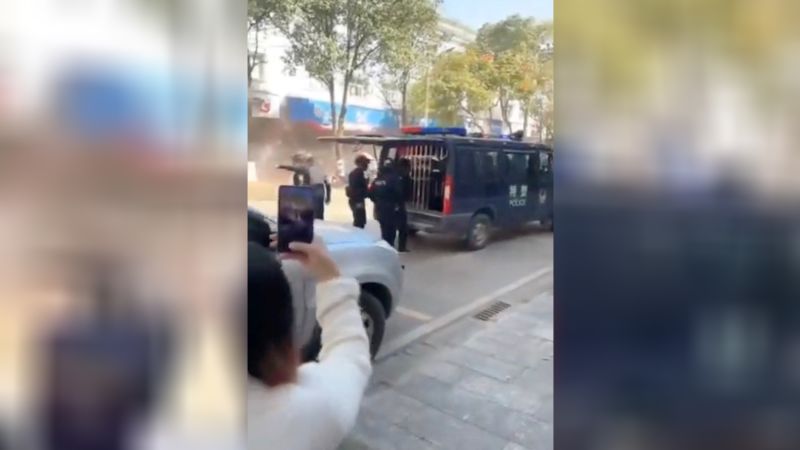 Photo of Artilleriegranaten aus Myanmar schlugen in China ein, verletzten fünf Menschen und verärgerten Peking