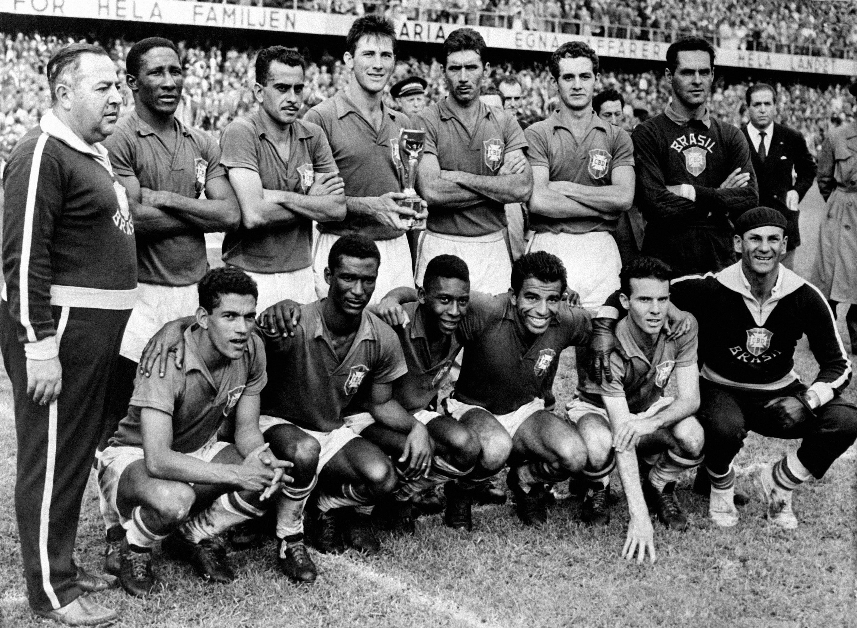 Mário Zagallo: Four-time World Cup winner and Brazilian soccer icon dies aged 92 | CNN