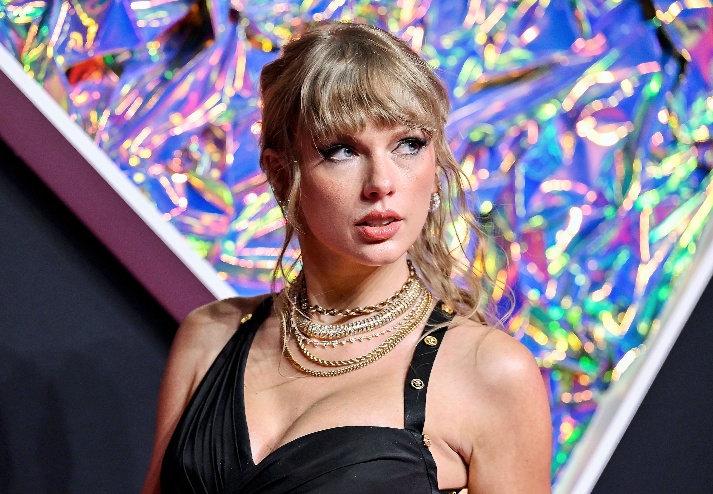 Taylor Swift's associates dismayed by New York Times piece speculating on  her sexuality: 'Invasive, untrue and inappropriate