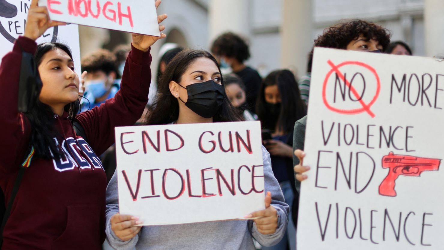FILE PHOTO: Students from Miguel Contreras Learning Center high school in Los Angeles demonstrate in front of City Hall after walking out of school to protest U.S. gun violence, California, U.S., May 31, 2022. REUTERS/Lucy Nicholson/File Photo