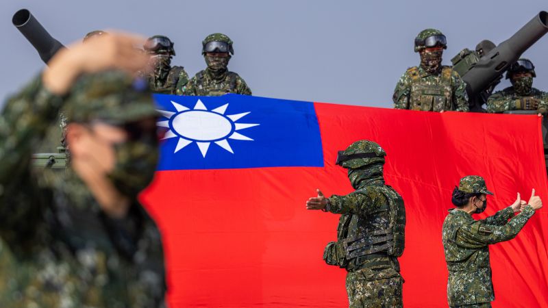 Пекин — Китай ще санкционира пет американски военни производители в отговор