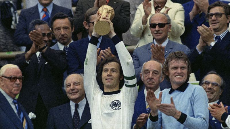 Германската футболна икона Франц Бекенбауер, смятан за един от най-великите