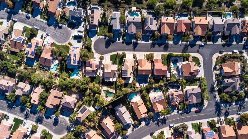 Mortgage applications soar in the first week of the year as rates trend lower
