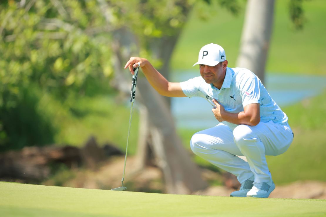 PUERTO VALLARTA, MEXICO - APRIL 28: Gary Woodland of the United States lines up a putt on the green of the 9th hole during the second round of the Mexico Open at Vidanta on April 28, 2023 in Puerto Vallarta, Jalisco. (Photo by Hector Vivas/Getty Images)