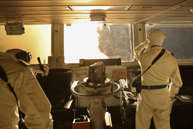 International Calls for Houthi Ceasefire in Red Sea Amidst Threat of Strikes from US and UK