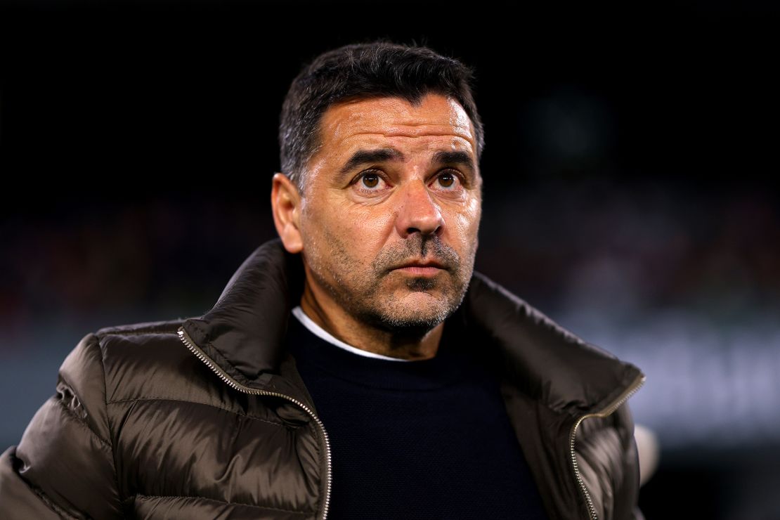 SEVILLE, SPAIN - DECEMBER 21: Michel, Head Coach of Girona FC, looks on prior to the LaLiga EA Sports match between Real Betis and Girona FC at Estadio Benito Villamarin on December 21, 2023 in Seville, Spain. (Photo by Fran Santiago/Getty Images)