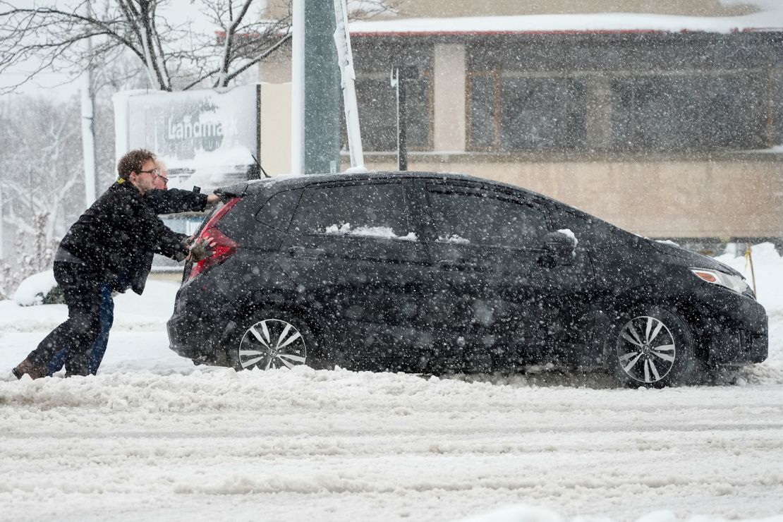Warning: Friday Snow Band Could Paralyze Travel in Iowa and Illinois—Get Ready