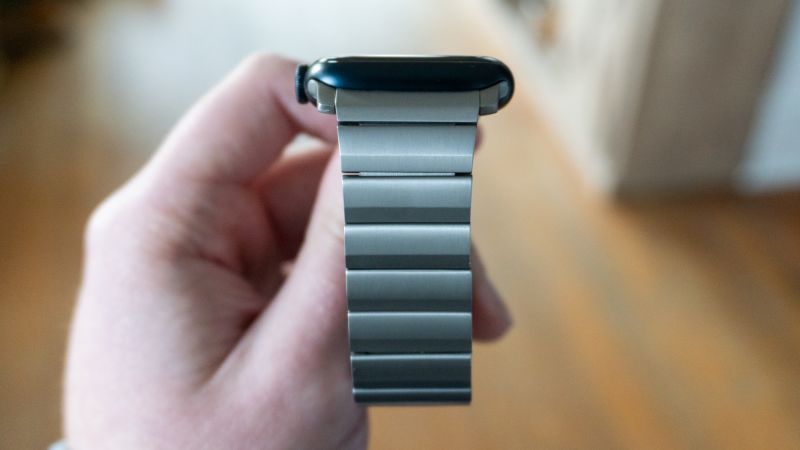 Nomad’s Titanium Band for Apple Watch Exceeds Expectations in Our Test