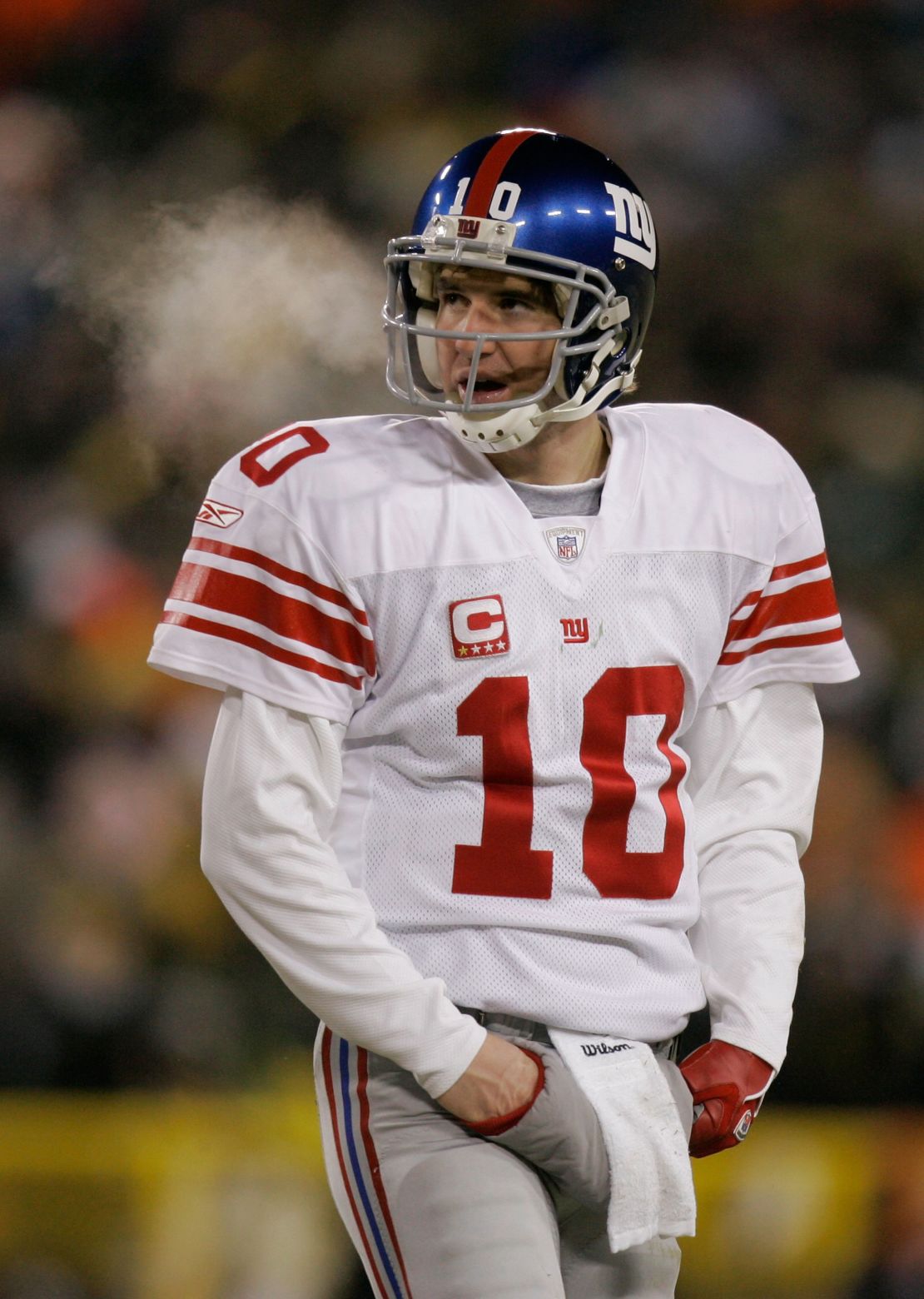 New York Giants quarterback Eli Manning during the NFC Championship football game against the Green Bay Packers Sunday, Jan. 20, 2008, in Green Bay, Wis. (AP Photo/Jeff Roberson)