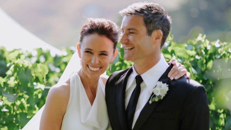 Бившият министър председател на Нова Зеландия Джасинда Ардерн се омъжи за