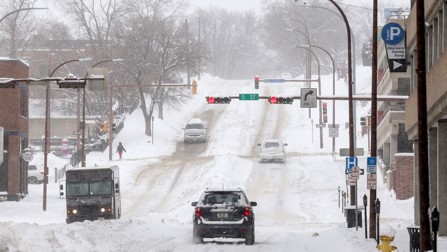 SIOUX CITY, IOWA - JANUARY 12: Heavy snow continues to fall on January 12, 2024 in Sioux City, Iowa. The second winter weather system in a week is bringing blizzard conditions across Iowa as voters prepare for the Republican Party of Iowa's presidential caucuses on January 15th. (Photo by Kevin Dietsch/Getty Images)
