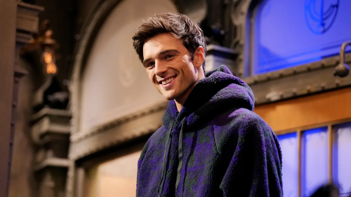 Jacob Elordi Takes a Comedy Dive into ‘Saturday Night Live’ Hosting Debut