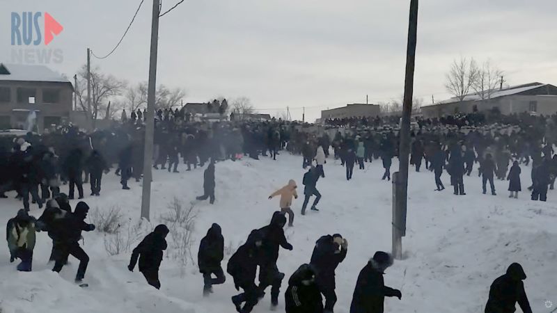 Russian riot police clash with protesters after activist Fail Alsynov sentenced