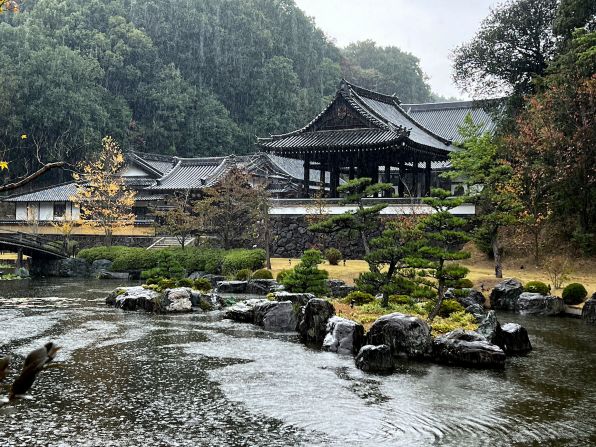 <strong>Shinshoji Zen Museum and Gardens: </strong>Just 25 minutes from Tomonoura, this Rinzai school temple features a pond filled with moss-covered mounds, boulders, stunted pines and waterfalls.
