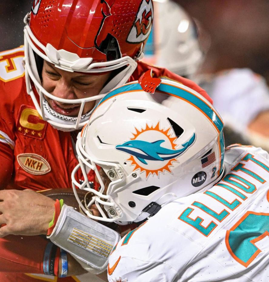 The helmet of Kansas City Chiefs quarterback Patrick Mahomes breaks as he is hit by Miami Dolphins safety DeShon Elliott during the <a href="index.php?page=&url=https%3A%2F%2Fwww.cnn.com%2F2024%2F01%2F14%2Fsport%2Fkansas-city-chiefs-defeat-miami-dolphins-cold%2Findex.html" target="_blank">Chiefs' 26-7 victory</a> over the Dolphins in Kansas City, Missouri, on Saturday, January 13. The temperature at kickoff was -4 degrees Fahrenheit in Kansas City, with a wind chill of -20 degrees. That made it the<a href="index.php?page=&url=https%3A%2F%2Fwww.cnn.com%2F2024%2F01%2F13%2Fweather%2Fcoldest-nfl-games-trnd%2Findex.html" target="_blank"> fourth-coldest game in NFL history</a>, according to the Peacock broadcast.