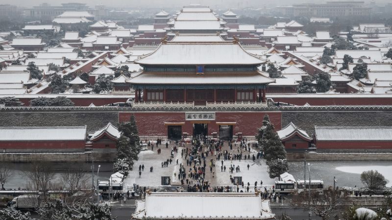 Броят на чуждестранните посетители в Китай през 2023 г. е спаднал с повече от 60% от нивата преди пандемията
