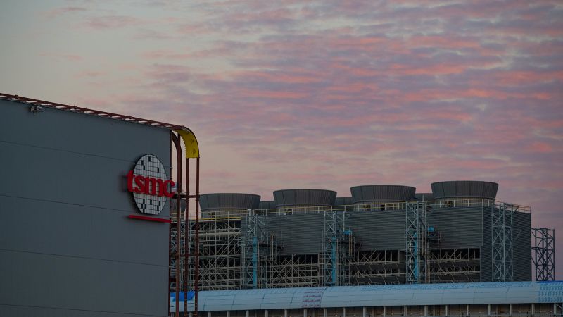 NextImg:TSMC says its $40 billion chip project in Arizona faces a further delay | CNN Business