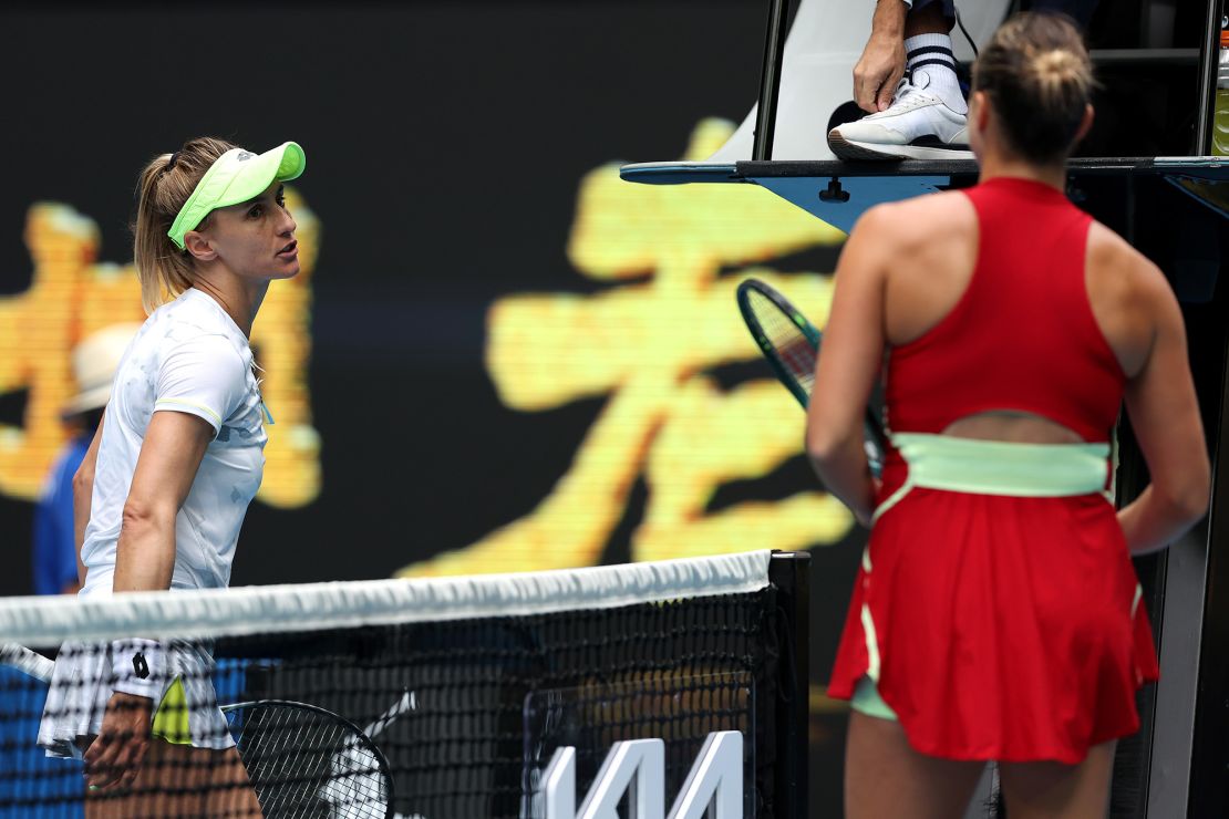 MELBOURNE, AUSTRALIA - JANUARY 19: Aryna Sabalenka and Lesia Tsurenko (L) of Ukraine do not shake hands after their round three singles match during the 2024 Australian Open at Melbourne Park on January 19, 2024 in Melbourne, Australia. (Photo by Phil Walter/Getty Images)