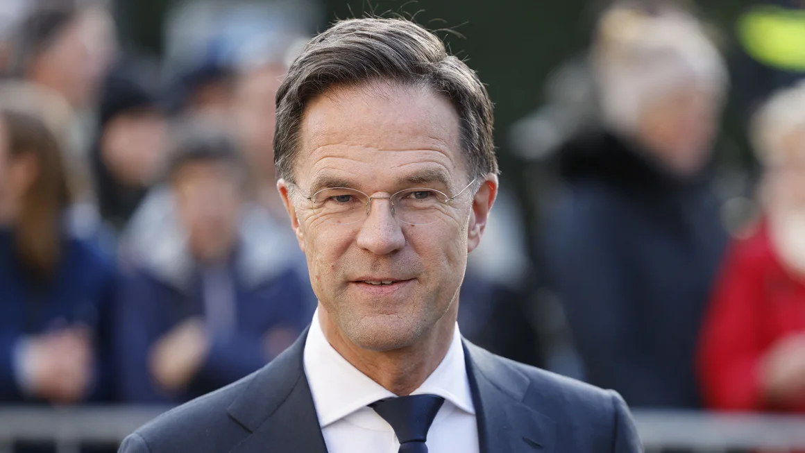 https://media.cnn.com/api/v1/images/stellar/prod/240119150715-03-peter-r-de-vries-mark-rutte.jpg?c=16x9&q=h_653,w_1160,c_fill/f_webp