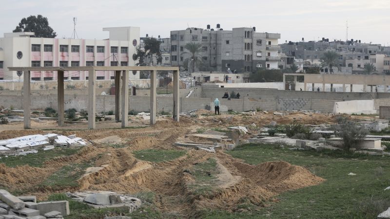 Satellitenbilder und Videos zeigten, dass israelische Streitkräfte mindestens 16 Friedhöfe in Gaza geschändet haben