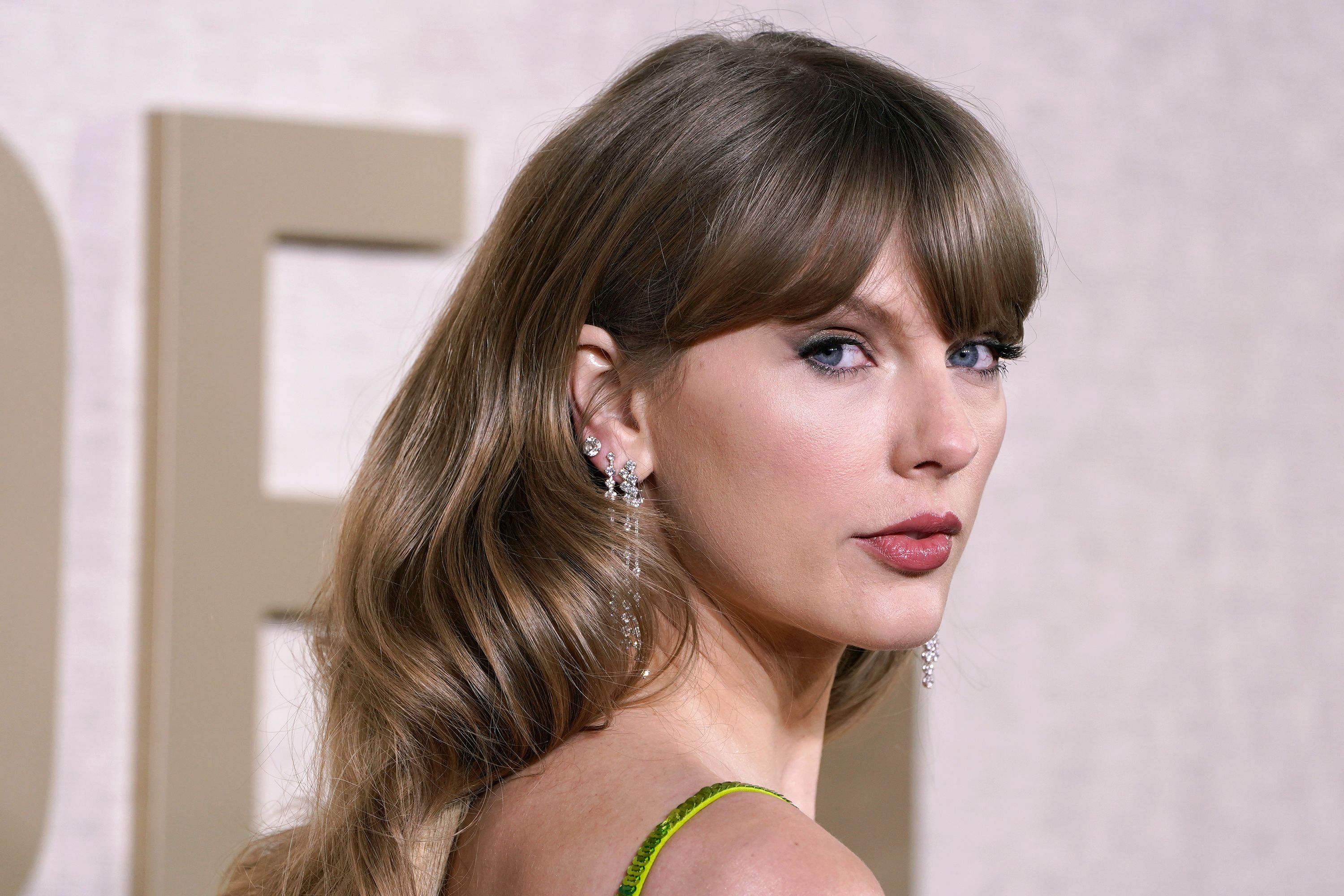 Man arrested outside Taylor Swift's NYC home again, charged with