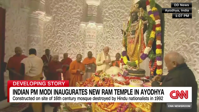 Освещаването на спорен хиндуистки храм символизира сеизмичната промяна от светските
