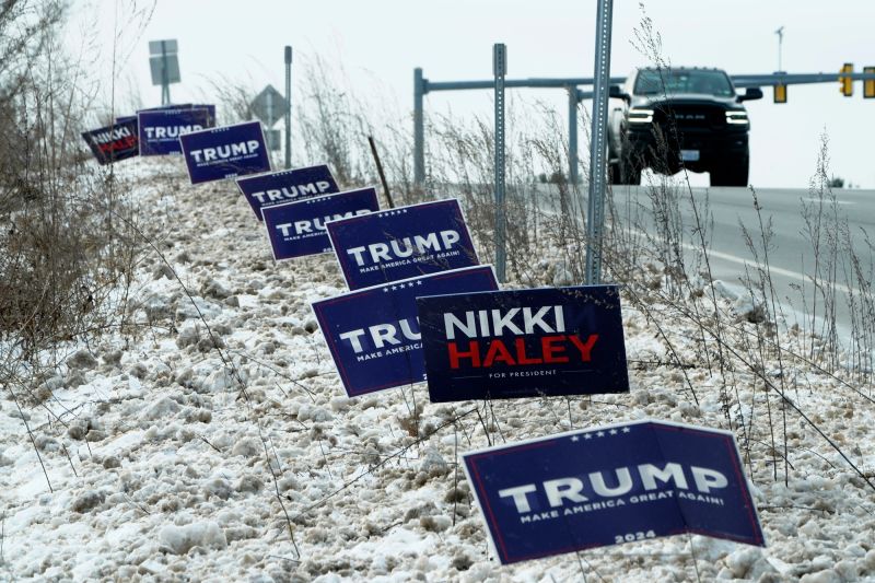 New Hampshire S Presidential Primary 6 Things To Watch CNN Politics   240122172853 Trump Haley Signs New Hampshire 01182024 