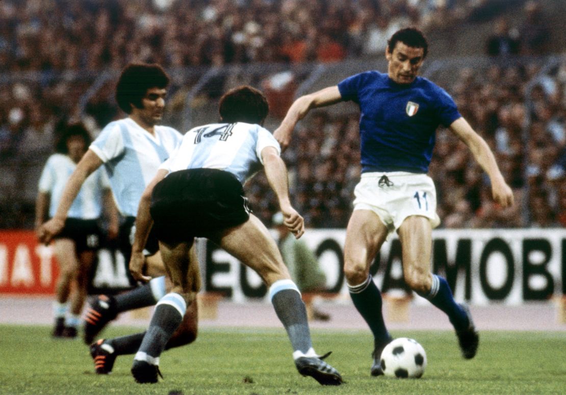 Italy's Luigi Riva (r) takes on Argentina's Roberto Perfumo (c)  (Photo by S&G/PA Images via Getty Images)