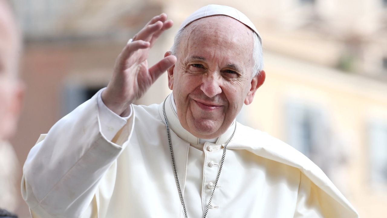 VATICAN CITY, VATICAN - JUNE 13:  Pope Francis waves to the pilgrims gathered in St. Peter's Square for the general audience on June 13, 2018 in Vatican City, Vatican. Pope Francis looked ahead to a month of top class football during his General Audience expressing his hope the FIFA World Cup Russia will favour solidarity and peace among nations.  (Photo by Franco Origlia/Getty Images)