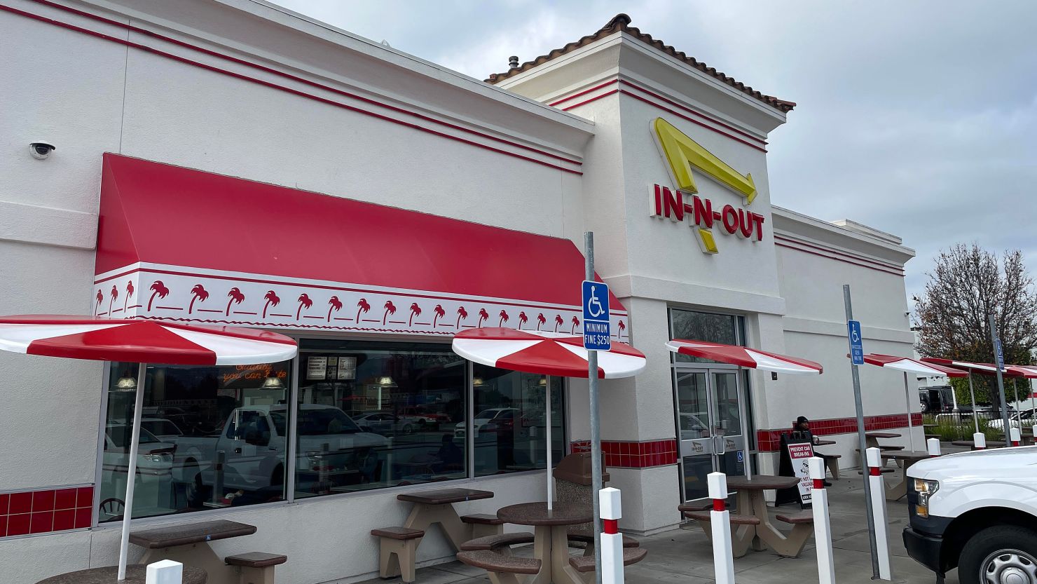 OAKLAND, CALIFORNIA - JANUARY 23: An exterior view of an In-N-Out Burger restaurant on January 23, 2024 in Oakland, California. Fast food chain In-N-Out Burger is closing one of its profitable restaurants due to high crime in the area, like car break-ins and armed robbery, which is making it unsafe for customers and workers. (Photo by Justin Sullivan/Getty Images)
