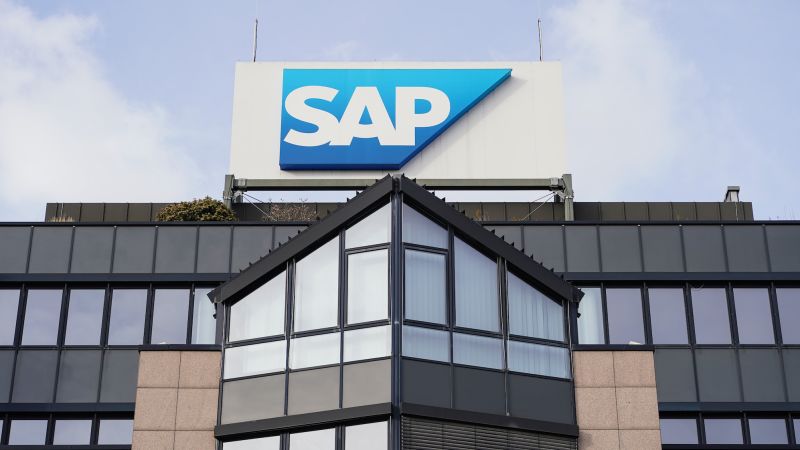 SAP преструктурира 8000 работни места, докато пренасочва фокуса към AI