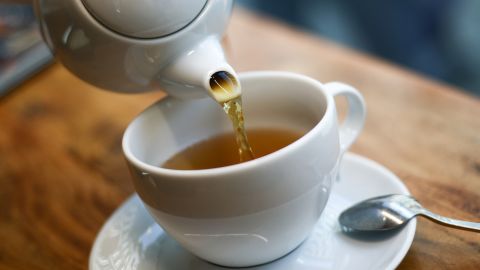 UK People Who Drink Tea Daily See Lower Risk of Death, Study Finds -  Bloomberg