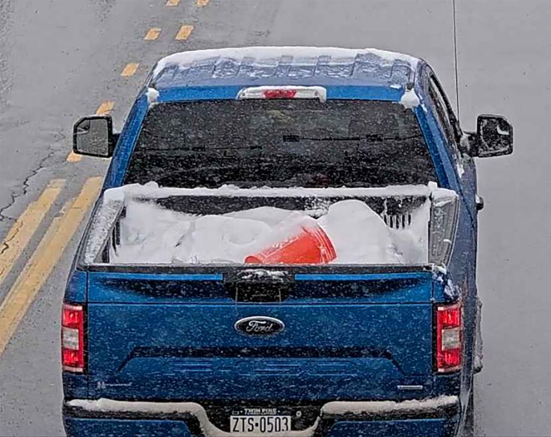 El Servicio de Alguaciles de Estados Unidos publicó el miércoles esta imagen de lo que dijo era un camión robado que Pryor podría estar usando.