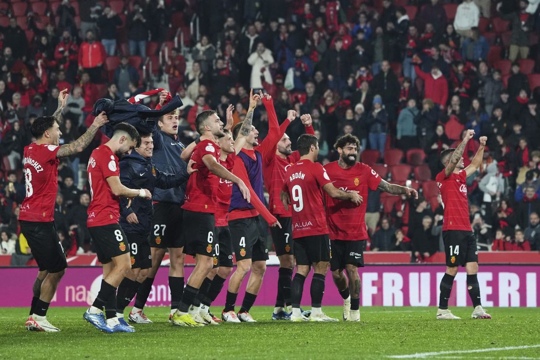 MALLORCA, SPAIN - JANUARY 24: RCD Mallorca players celebrate after the match between RCD Mallorca and Girona CF at at Estadi de Son Moix on January 24, 2024 in Mallorca, Spain. (Photo by Rafa Babot/Getty Images)