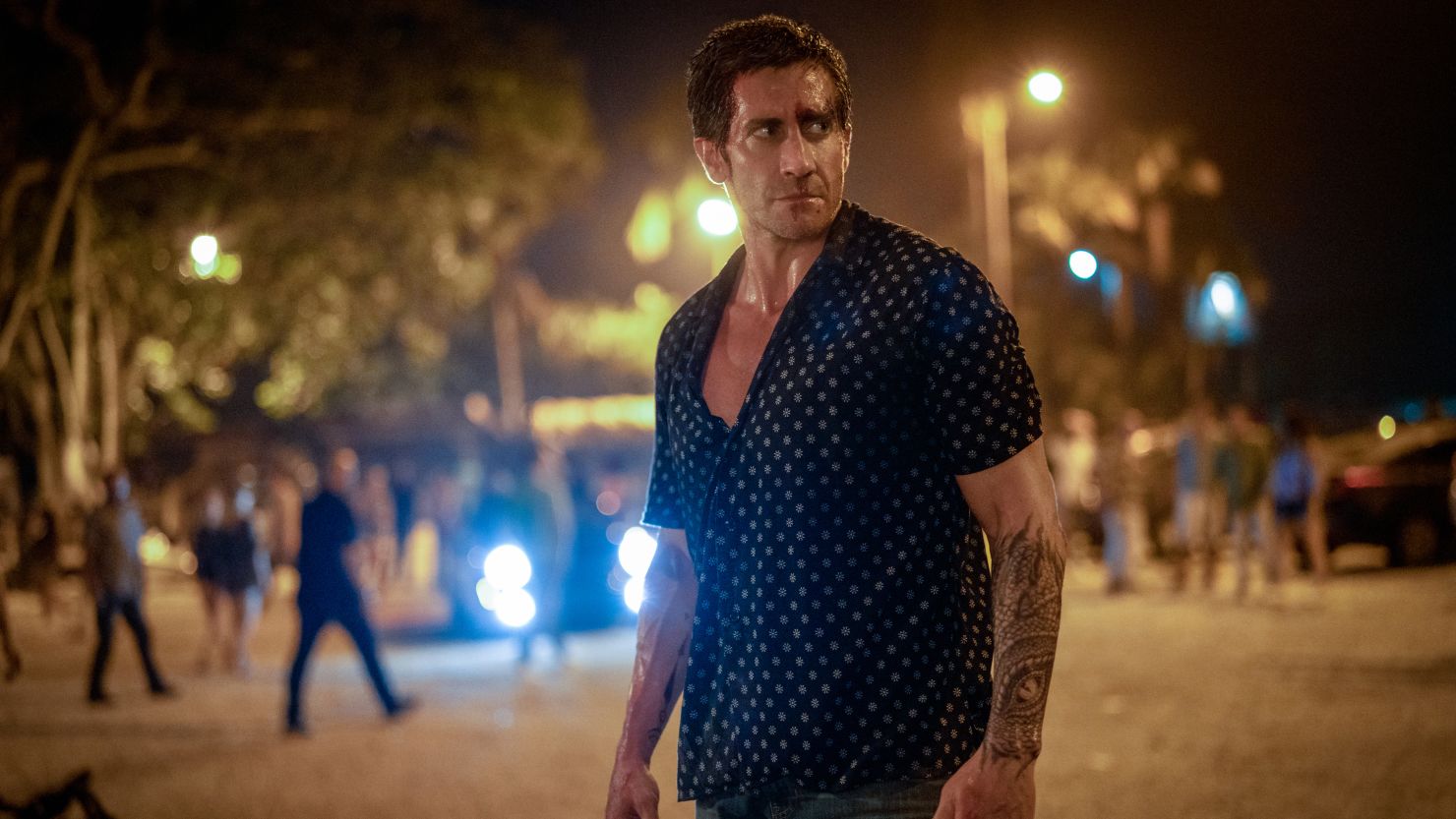 See a tattooed Jake Gyllenhaal fight dirty in ‘Road House’ remake CNN