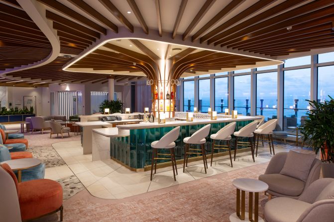 <strong>1400 Lobby Bar:</strong> This gathering spot inspired by the history of shipbuilding has an ocean-facing terrace in addition to indoor seating.