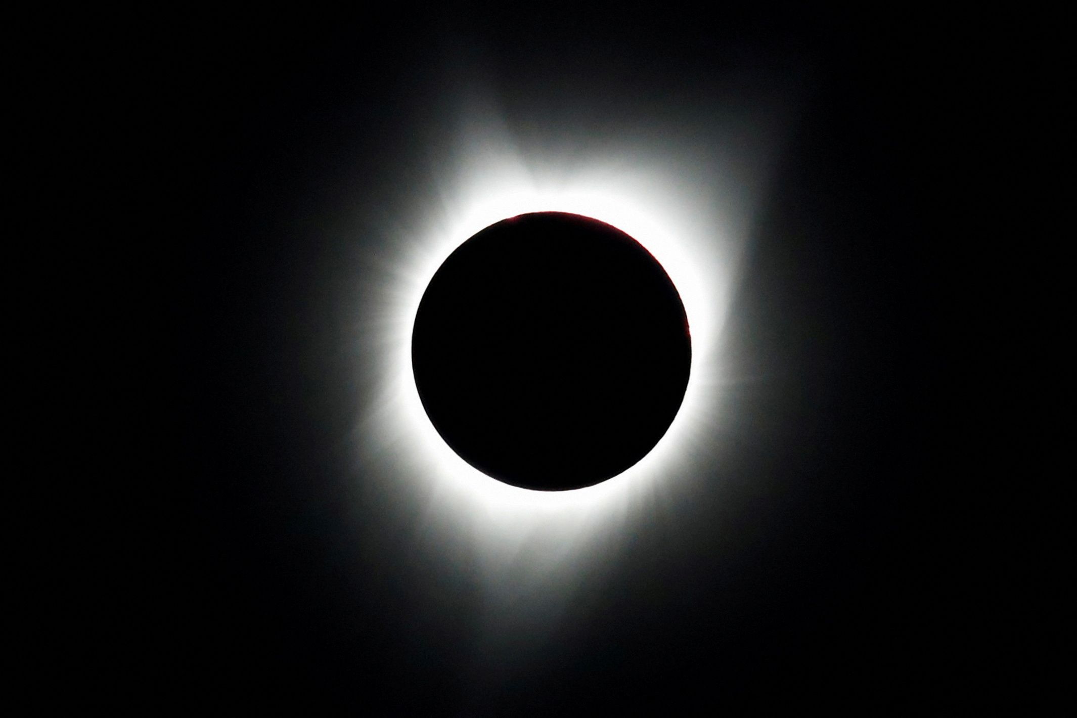 Total solar eclipse: What to expect during the April 2024 event