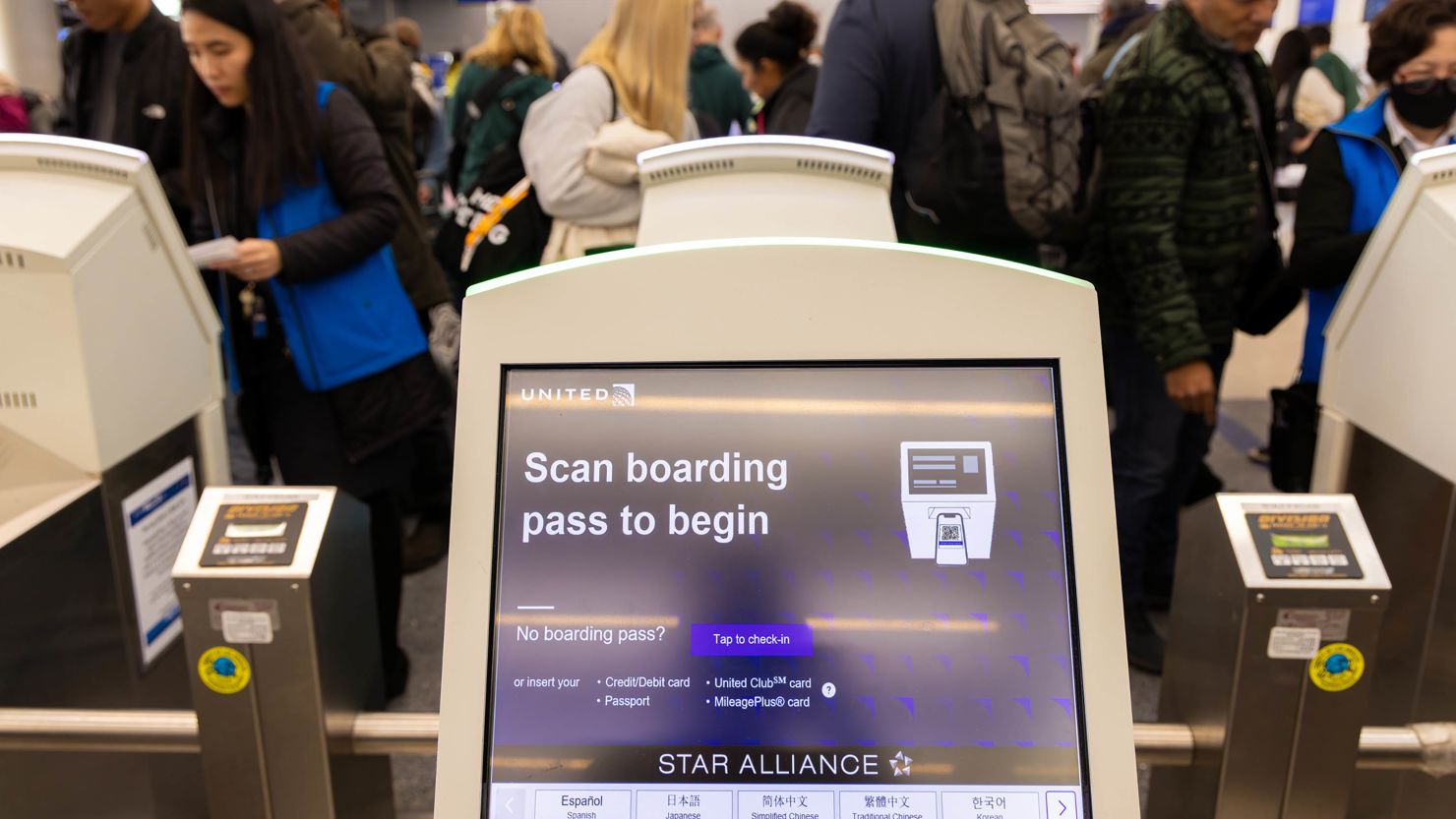 LOS ANGELES, CA - JANUARY 10: United Airlines self-service kiosk at Los Angeles International Airport on Wednesday, Jan. 10, 2024 in Los Angeles, CA. (Irfan Khan / Los Angeles Times via Getty Images)