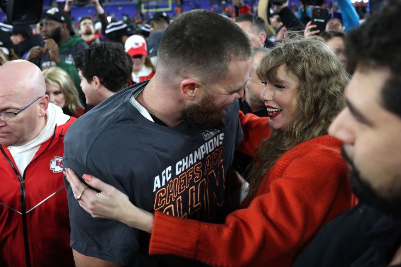 Taylor Swift Celebrates With Travis Kelce As The Chiefs Advance To ...