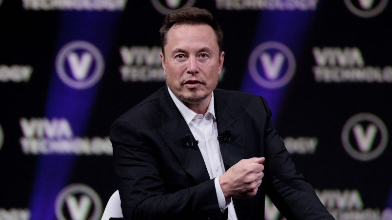 Read more about the article Elon Musk says the first human has received a brain implant from his Neuralink startup – CNN