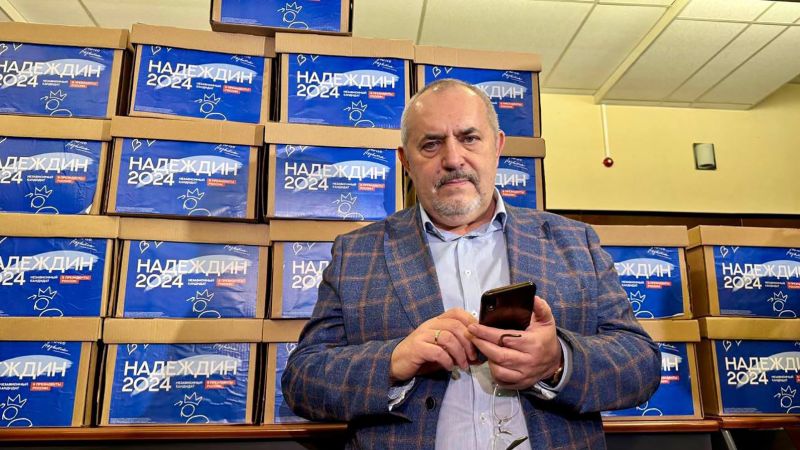 Boris Nadezhdin: Putin critic and anti-war candidate submits 105,000 signatures for Russian presidential election bid