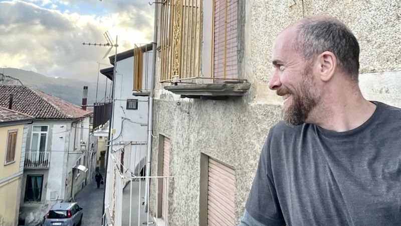 Американецът, който купи дом в Италия и откри „големи изненади“ вътре