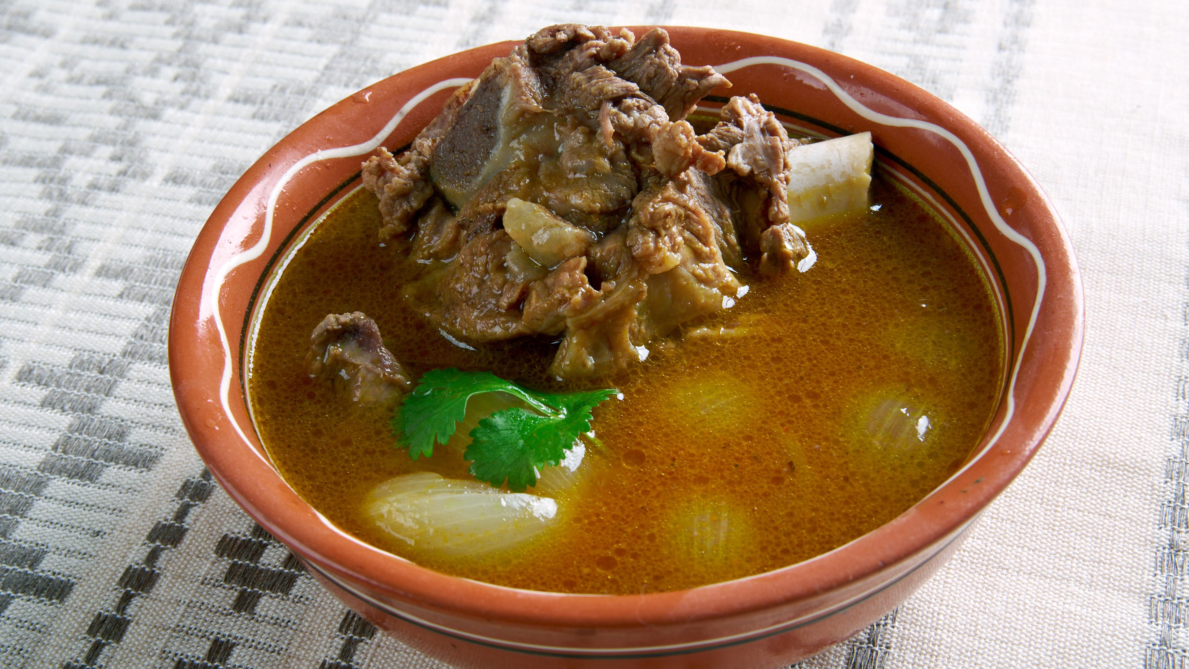 The paya is cooked over low heat so that the meat is tender.