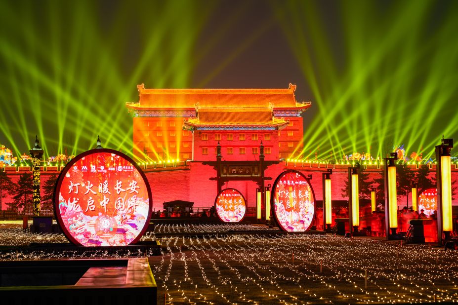 Many travelers' Silk Road journeys began in Xi'an, which served as the capital for 13 Chinese dynasties. Today, the wall stands between modern Xi'an and the old city center. 